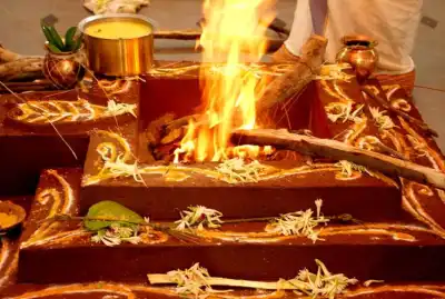 Maa Baglamukhi Aakarshan Divya Puja